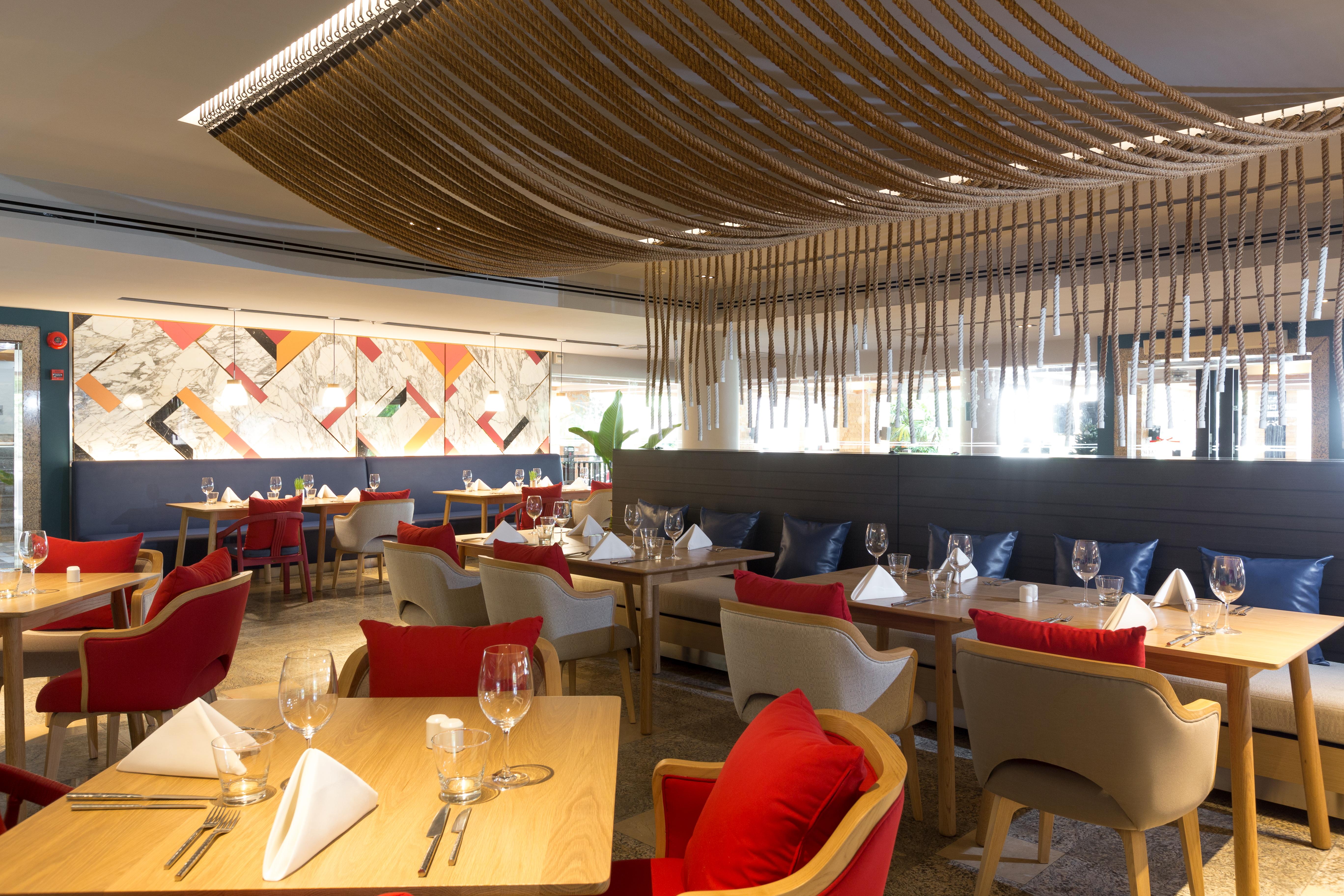 Pullman Phuket Panwa Beach Resort Esterno foto The interior of the restaurant